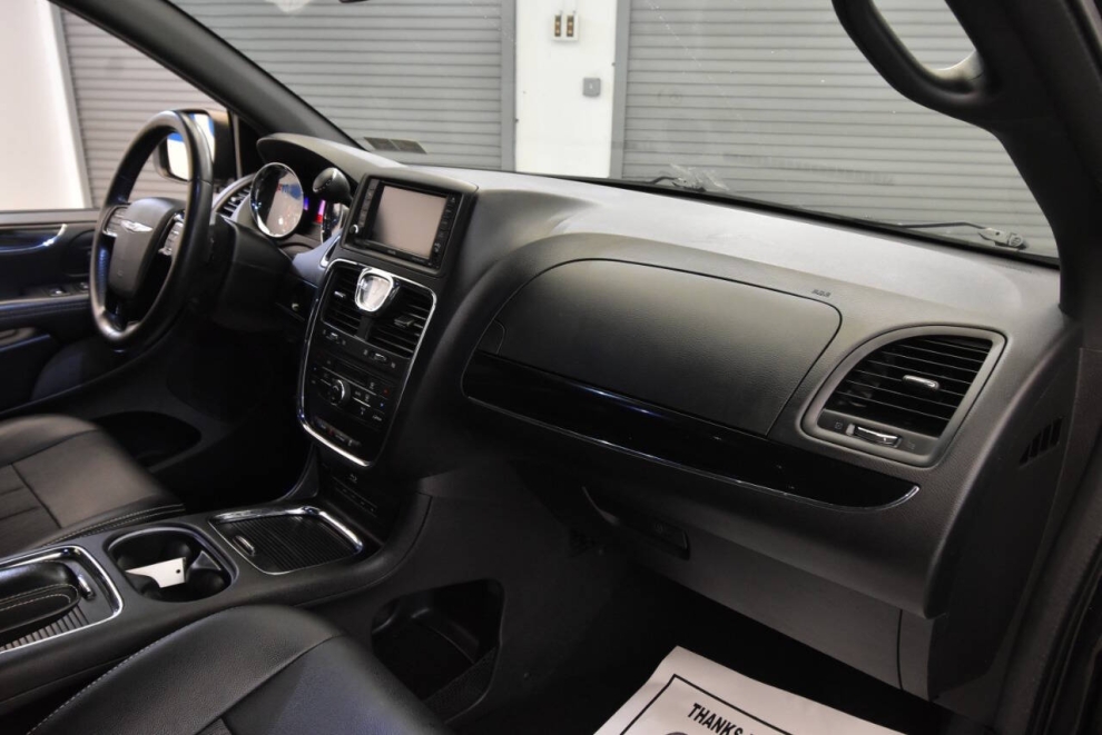 2016 Chrysler Town and Country S 4dr Mini Van, Black, Mileage: 116,241 - photo 13