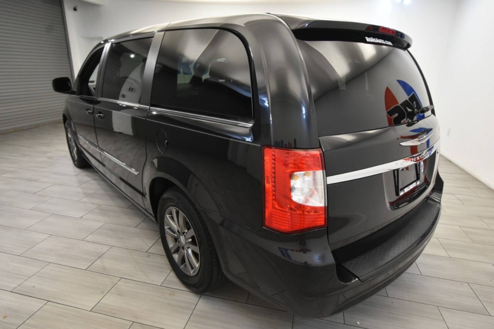 2016 Chrysler Town and Country S 4dr Mini Van, Black, Mileage: 116,241 - photo 2