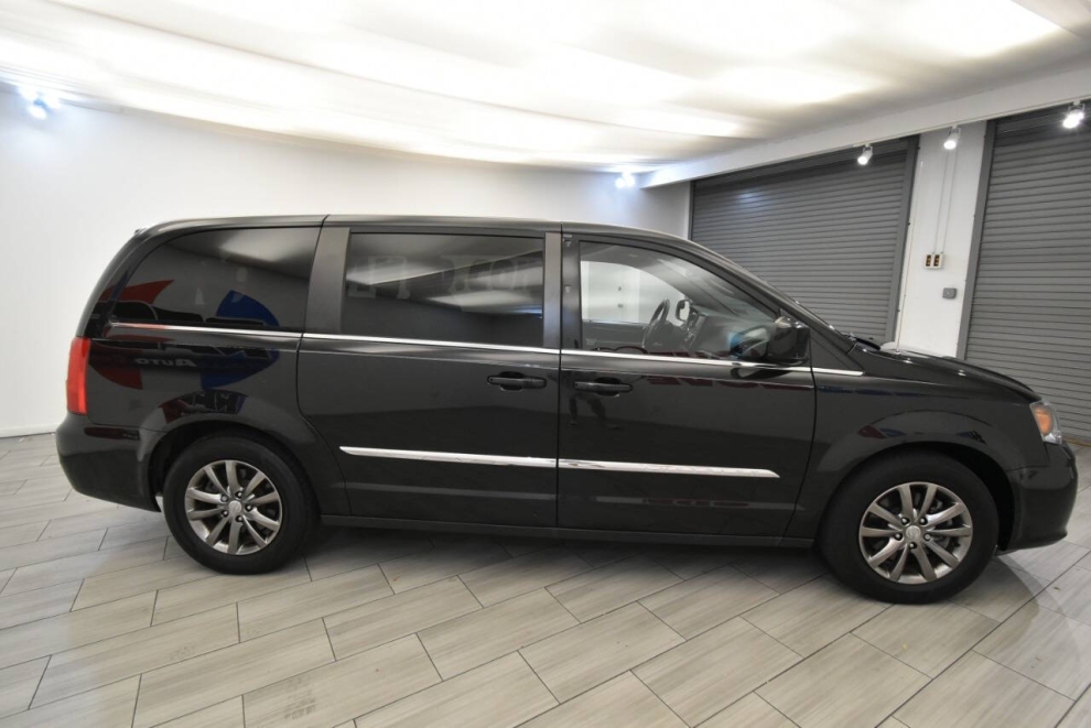 2016 Chrysler Town and Country S 4dr Mini Van, Black, Mileage: 116,241 - photo 5