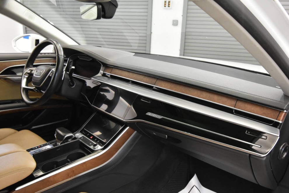 2019 Audi A8 L quattro 55 TFSI AWD 4dr Sedan, White, Mileage: 98,200 - photo 14