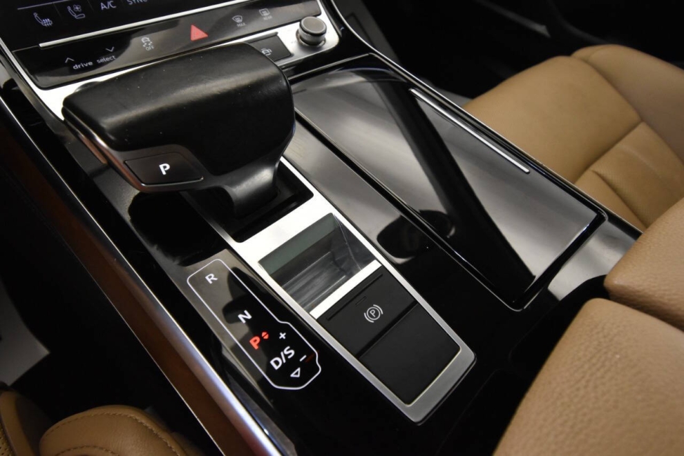2019 Audi A8 L quattro 55 TFSI AWD 4dr Sedan, White, Mileage: 98,200 - photo 20