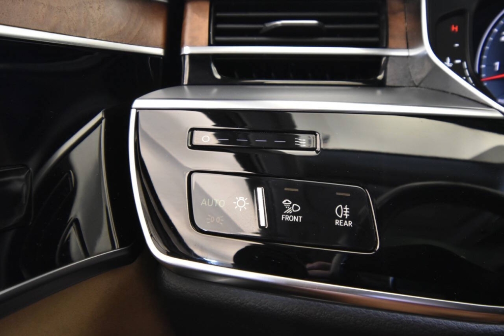 2019 Audi A8 L quattro 55 TFSI AWD 4dr Sedan, White, Mileage: 98,200 - photo 28