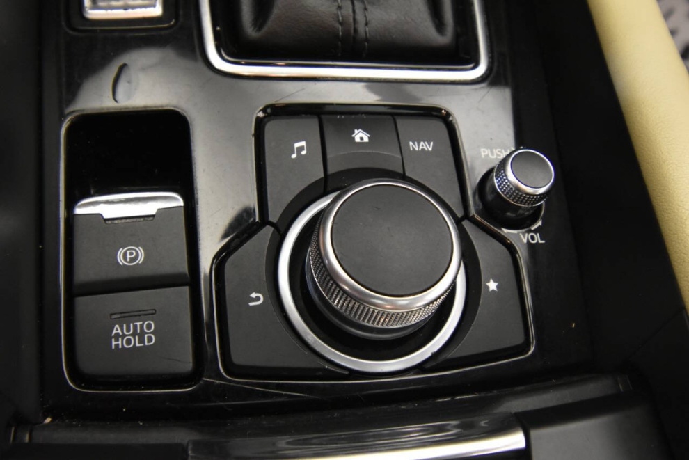2020 Mazda MAZDA6 Touring 4dr Sedan, Black, Mileage: 112,335 - photo 16