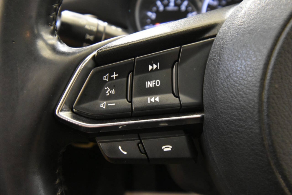 2020 Mazda MAZDA6 Touring 4dr Sedan, Black, Mileage: 112,335 - photo 23