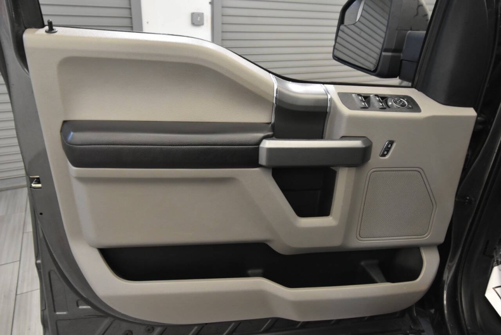 2018 Ford F-150 XLT, Silver, Mileage: 81,362 - photo 11