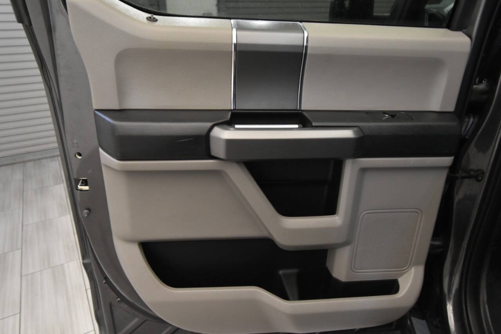 2018 Ford F-150 XLT, Silver, Mileage: 81,362 - photo 13
