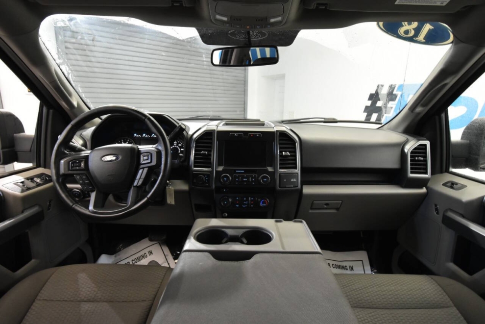 2018 Ford F-150 XLT, Silver, Mileage: 81,362 - photo 17