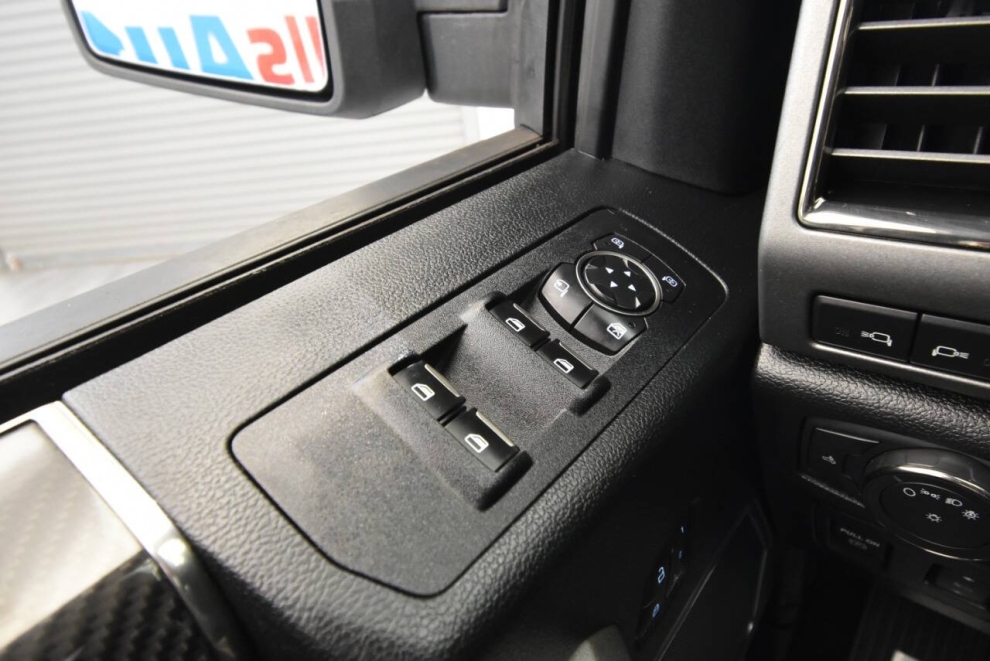 2019 Ford F-150 Raptor 4x4 4dr SuperCrew 5.5 ft. SB, White, Mileage: 107,919 - photo 30