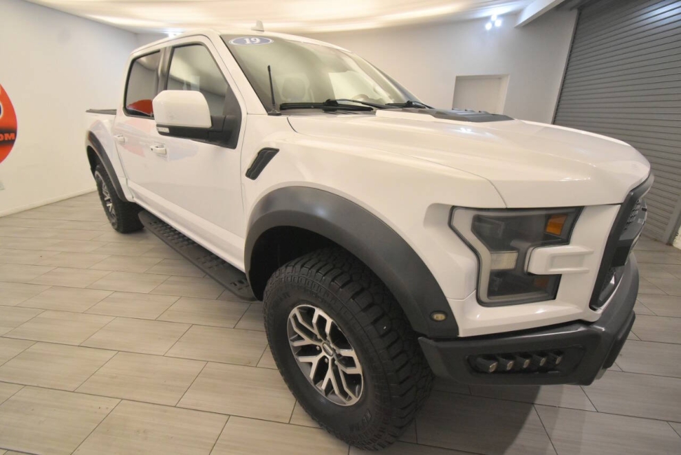 2019 Ford F-150 Raptor 4x4 4dr SuperCrew 5.5 ft. SB, White, Mileage: 107,919 - photo 6