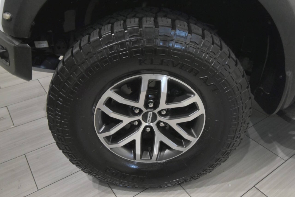 2019 Ford F-150 Raptor 4x4 4dr SuperCrew 5.5 ft. SB, White, Mileage: 107,919 - photo 8