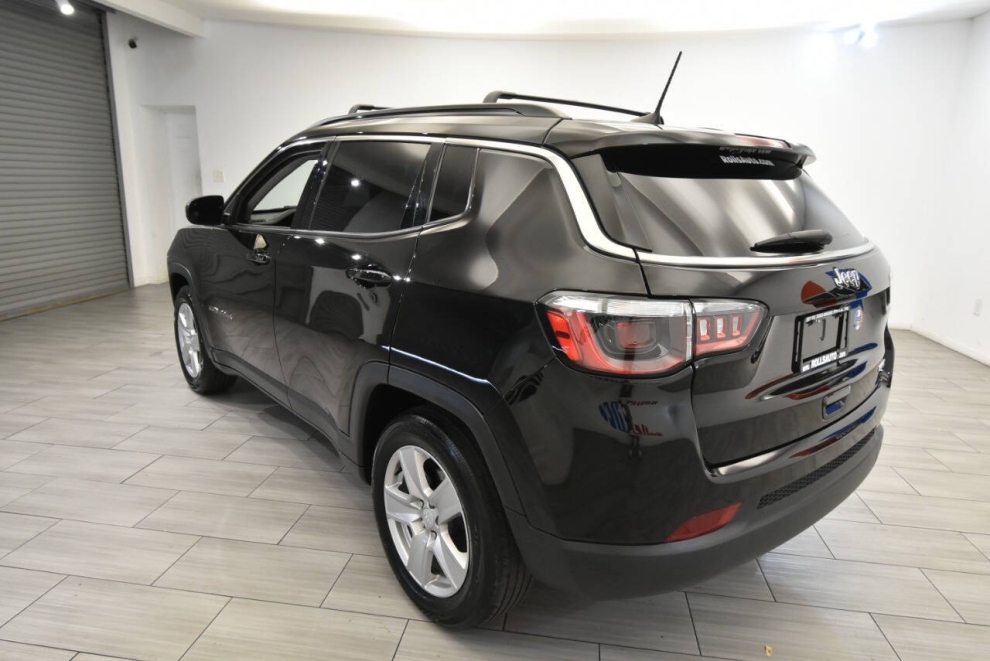 2022 Jeep Compass, Negro, Mileage: 62,582 - photo 2
