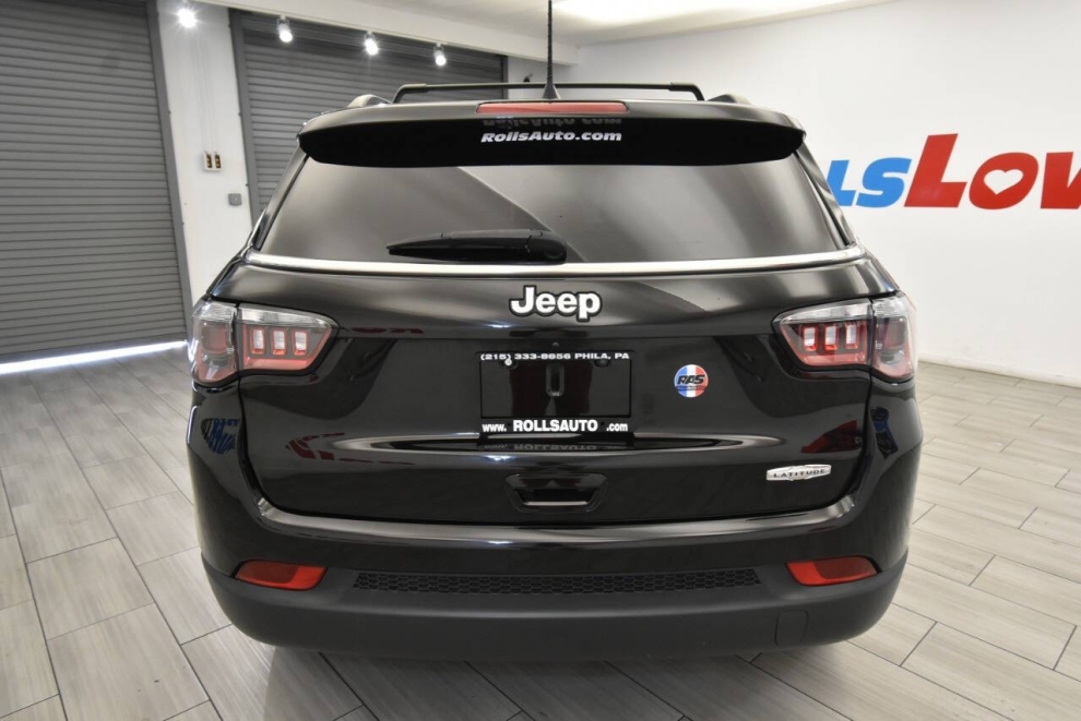 2022 Jeep Compass, Negro, Mileage: 62,582 - photo 3
