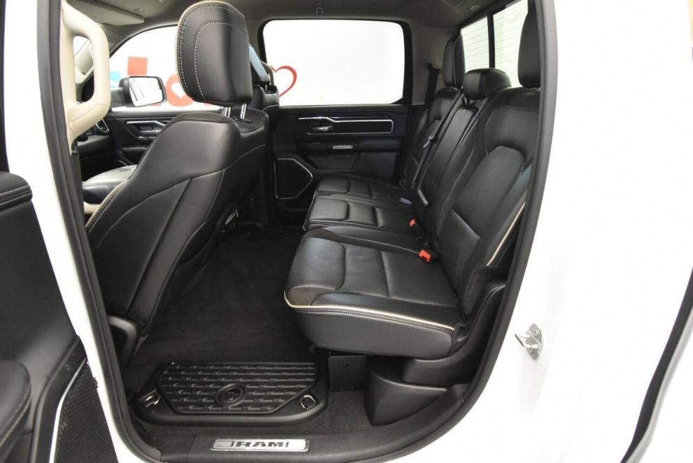 2022 RAM 1500 Laramie 4x4 4dr Crew Cab 5.6 ft. SB Pickup, White, Mileage: 71,409 - photo 12