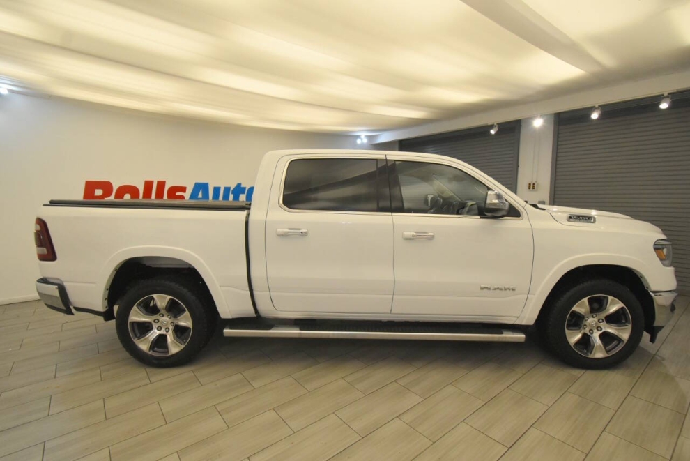 2022 RAM 1500 Laramie 4x4 4dr Crew Cab 5.6 ft. SB Pickup, White, Mileage: 71,409 - photo 5