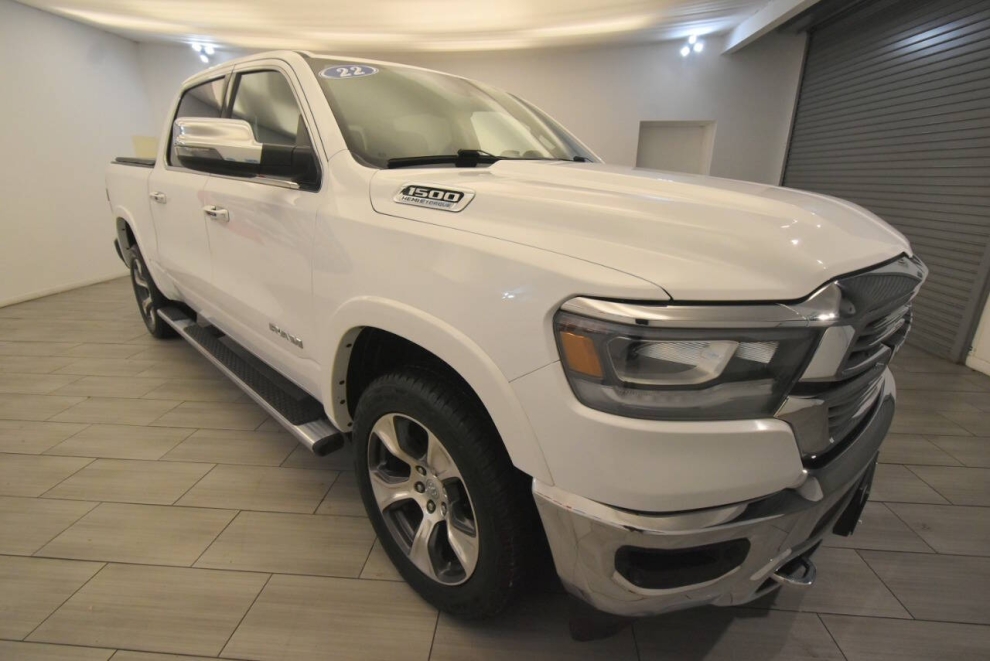 2022 RAM 1500 Laramie 4x4 4dr Crew Cab 5.6 ft. SB Pickup, White, Mileage: 71,409 - photo 6