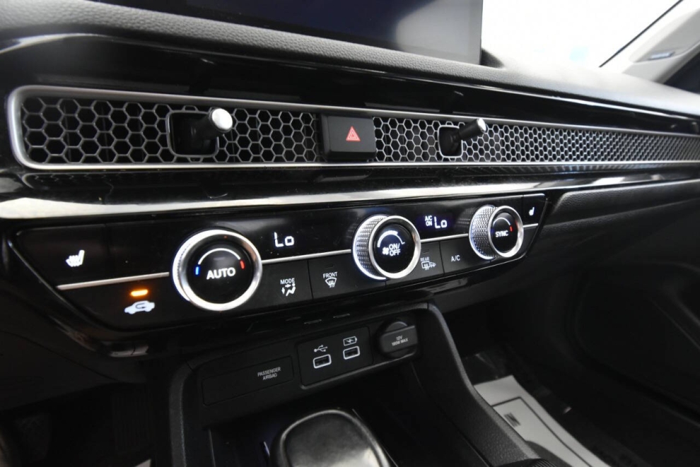 2022 Honda Civic Touring 4dr Sedan, Black, Mileage: 63,732 - photo 21