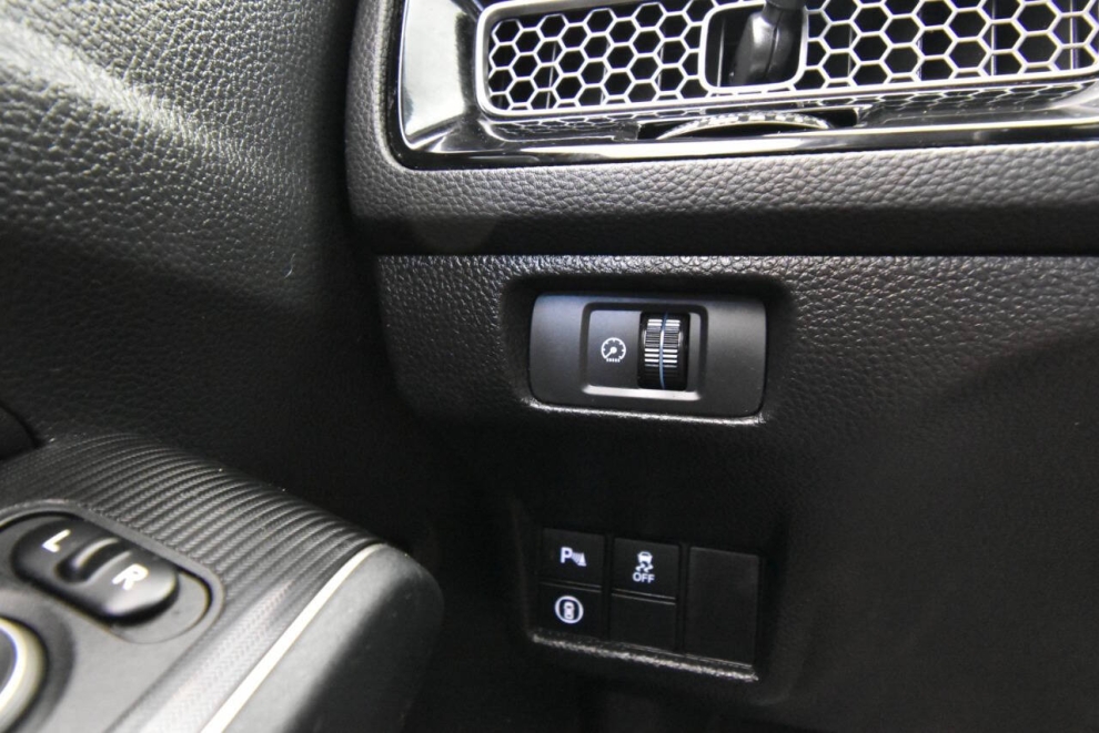 2022 Honda Civic Touring 4dr Sedan, Black, Mileage: 63,732 - photo 28