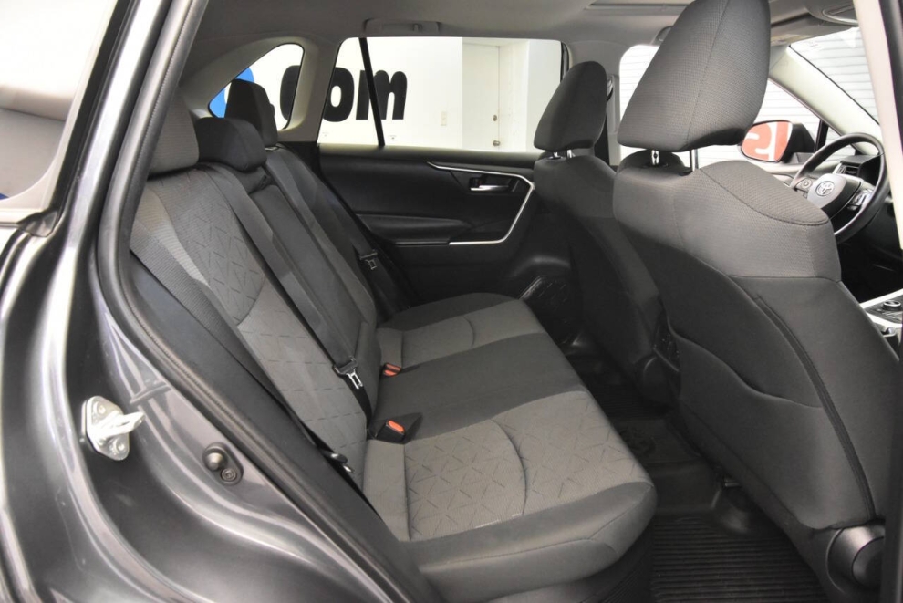 2020 Toyota RAV4 Hybrid XLE AWD 4dr SUV, Gray, Mileage: 89,940 - photo 16