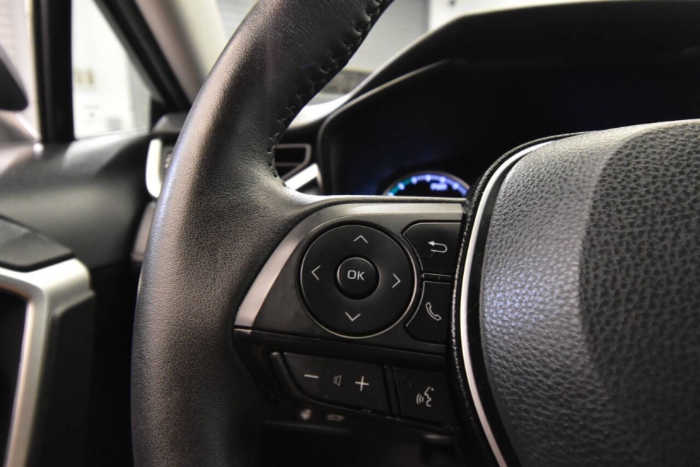 2020 Toyota RAV4 Hybrid XLE AWD 4dr SUV, Gray, Mileage: 89,940 - photo 25