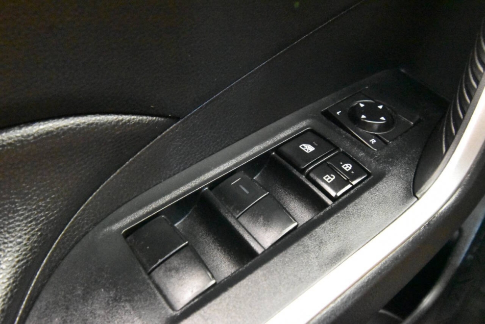 2020 Toyota RAV4 Hybrid XLE AWD 4dr SUV, Gray, Mileage: 89,940 - photo 29