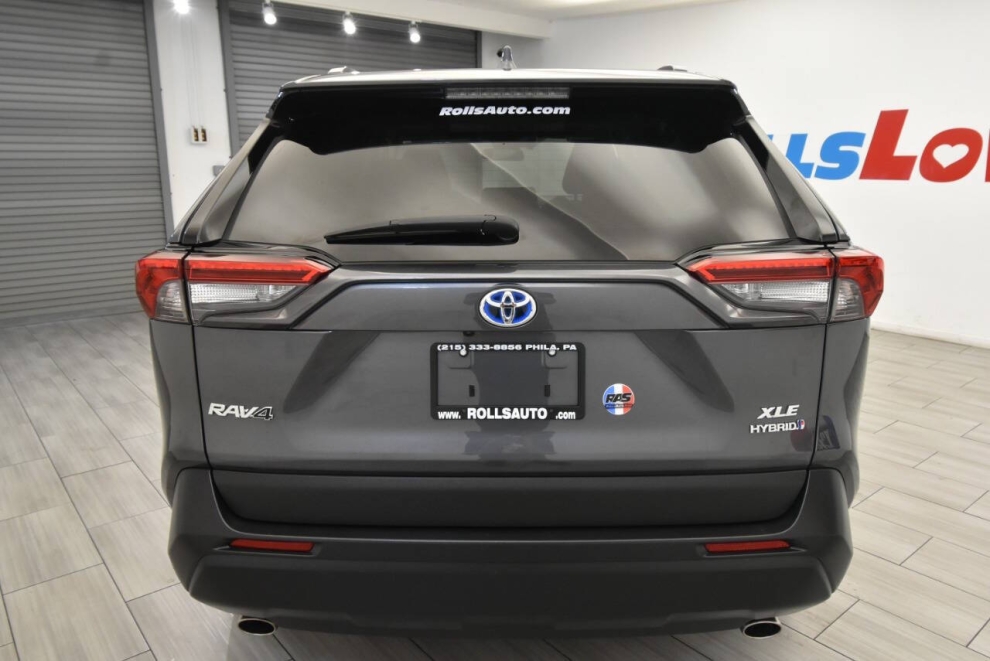2020 Toyota RAV4 Hybrid XLE AWD 4dr SUV, Gray, Mileage: 89,940 - photo 3