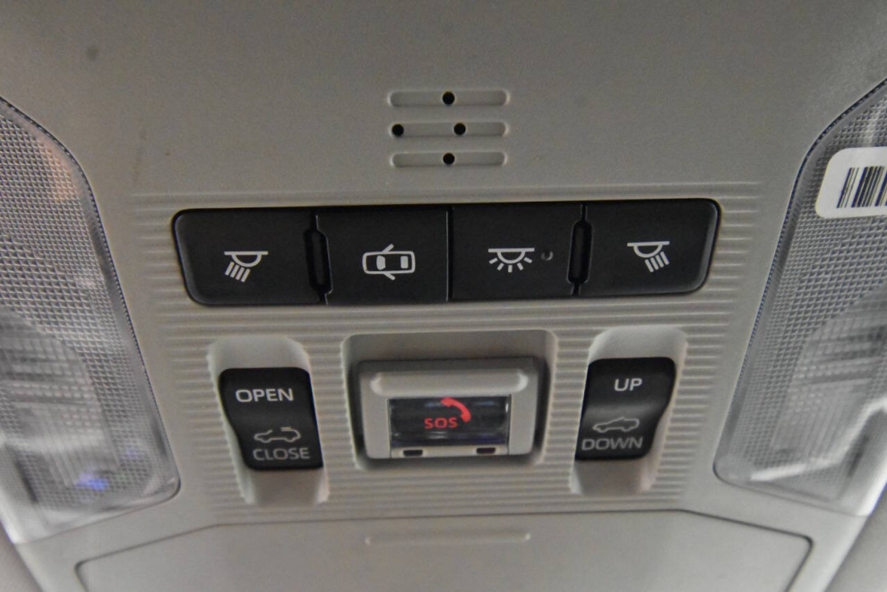 2020 Toyota RAV4 Hybrid XLE AWD 4dr SUV, Gray, Mileage: 89,940 - photo 30