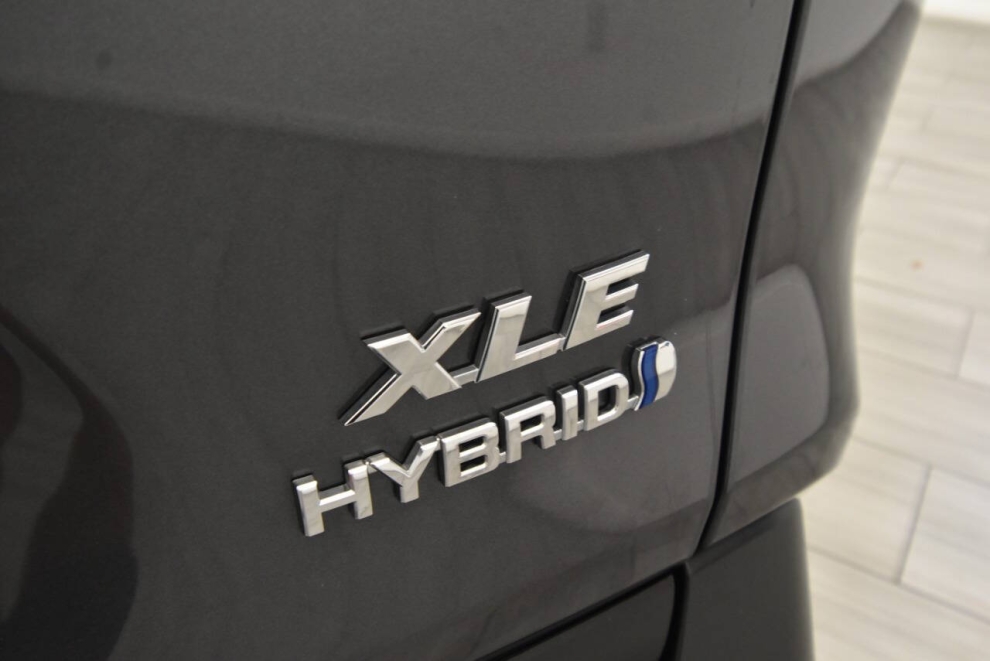 2020 Toyota RAV4 Hybrid XLE AWD 4dr SUV, Gray, Mileage: 89,940 - photo 32