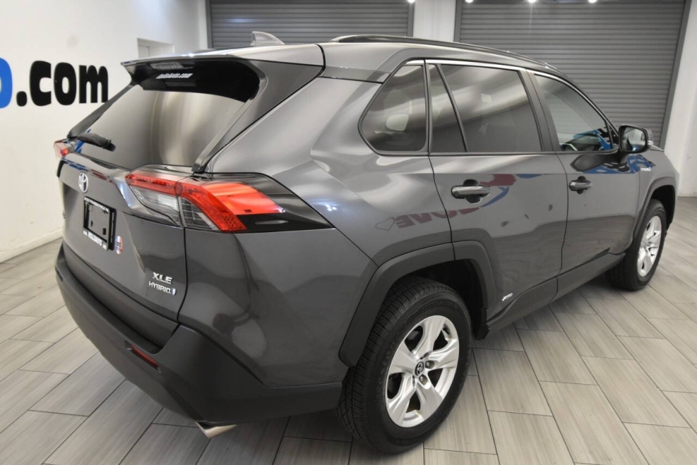 2020 Toyota RAV4 Hybrid XLE AWD 4dr SUV, Gray, Mileage: 89,940 - photo 4