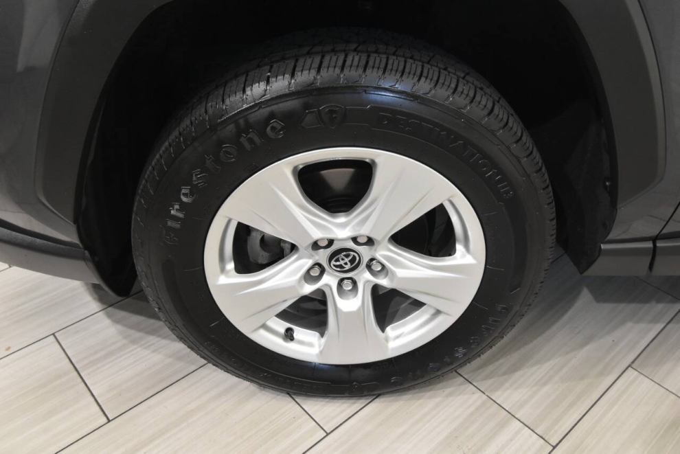 2020 Toyota RAV4 Hybrid XLE AWD 4dr SUV, Gray, Mileage: 89,940 - photo 8
