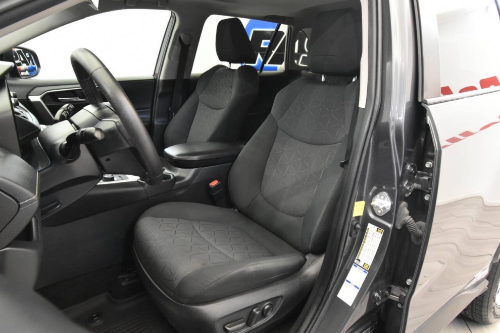 2020 Toyota RAV4 Hybrid XLE AWD 4dr SUV, Gray, Mileage: 89,940 - photo 9