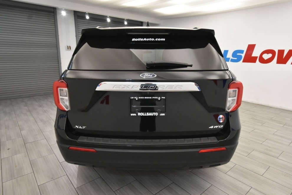 2022 Ford Explorer XLT AWD 4dr SUV, Black, Mileage: 95,525 - photo 3