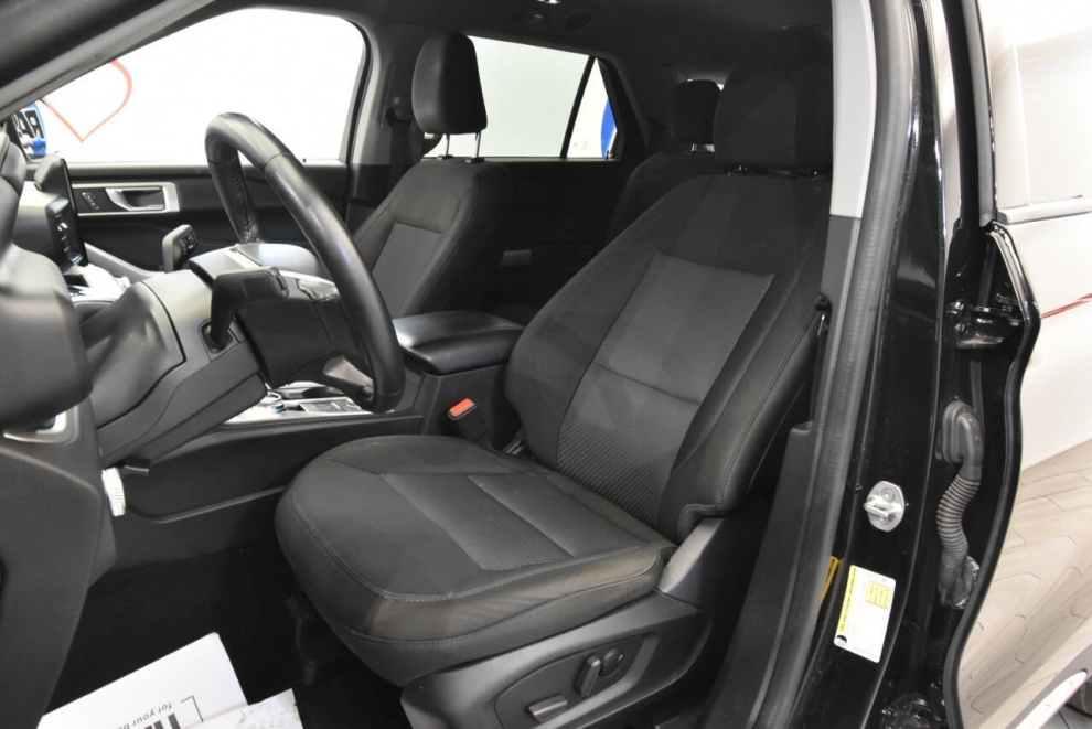 2022 Ford Explorer XLT AWD 4dr SUV, Black, Mileage: 95,525 - photo 9