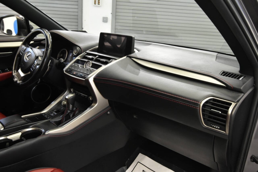 2019 Lexus NX 300, Gris, Mileage: 68,569 - photo 14