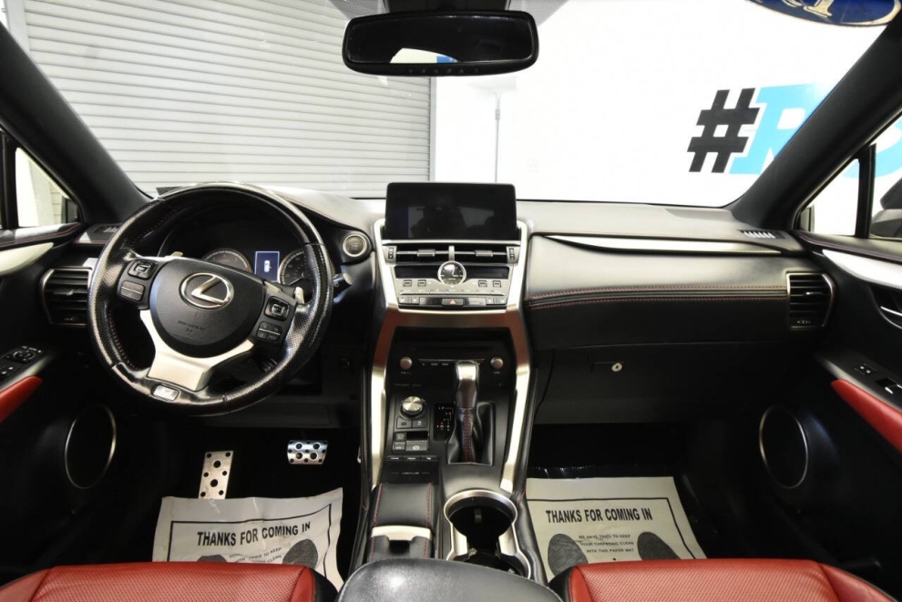 2019 Lexus NX 300, Gris, Mileage: 68,569 - photo 17