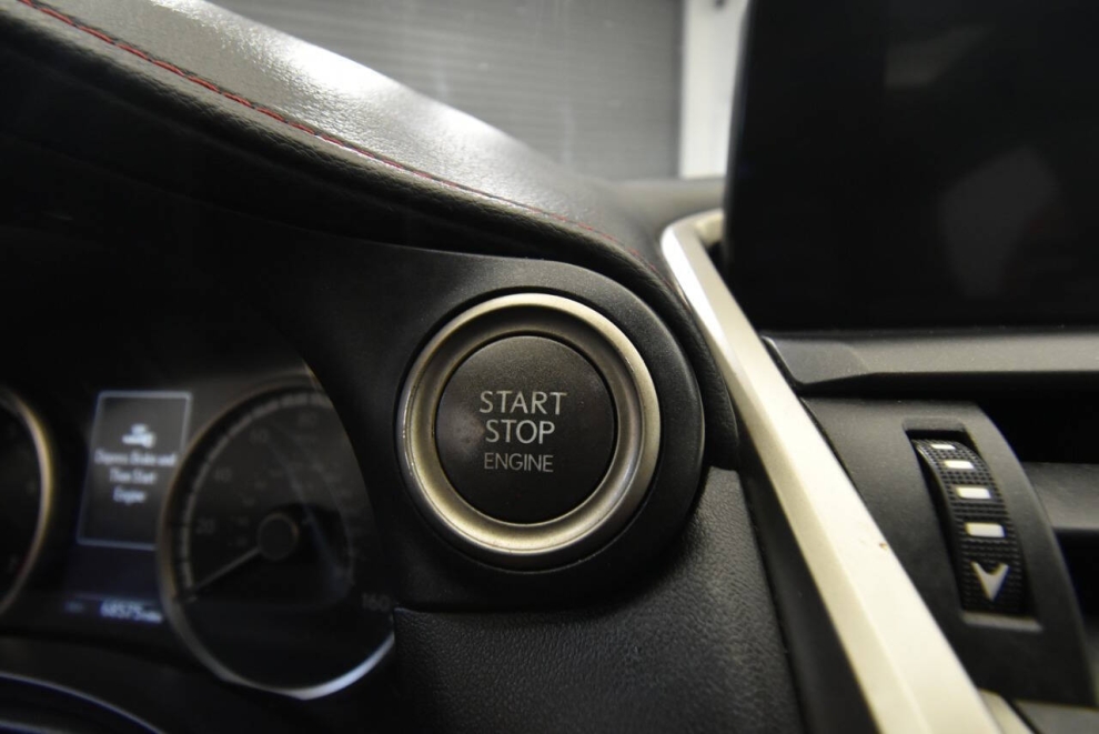 2019 Lexus NX 300, Gris, Mileage: 68,569 - photo 19