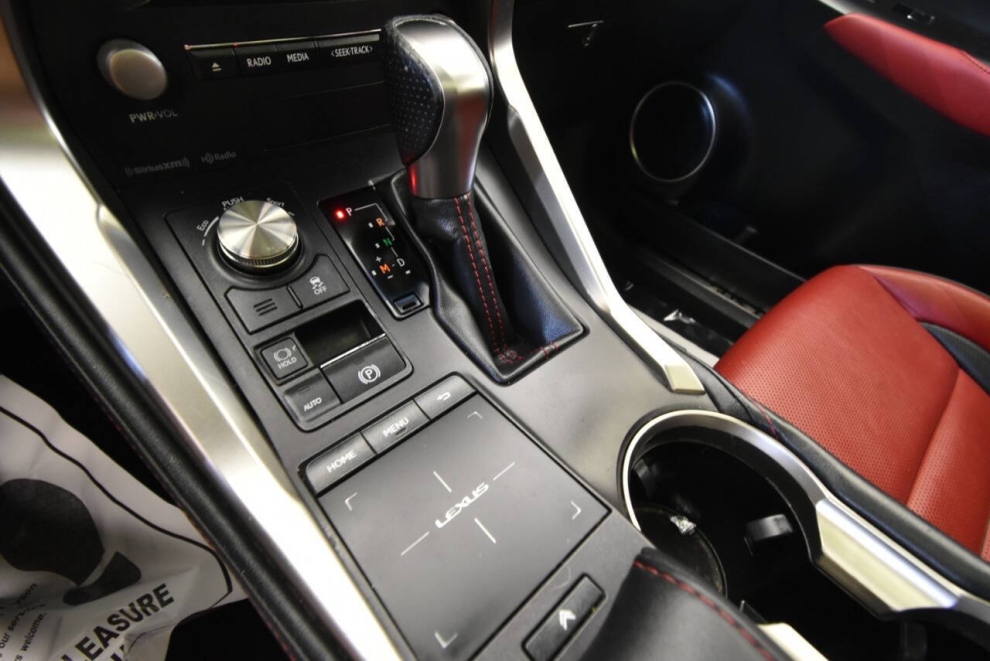 2019 Lexus NX 300, Gris, Mileage: 68,569 - photo 20