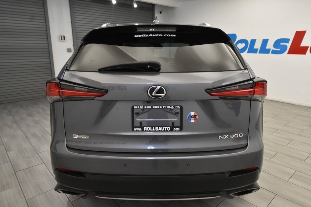 2019 Lexus NX 300, Gris, Mileage: 68,569 - photo 3
