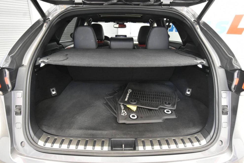 2019 Lexus NX 300, Gris, Mileage: 68,569 - photo 32
