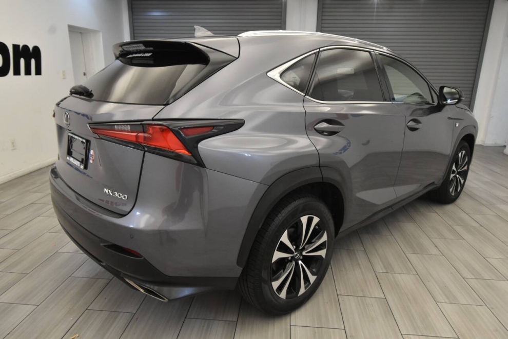 2019 Lexus NX 300, Gris, Mileage: 68,569 - photo 4
