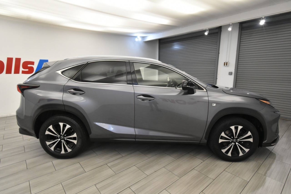 2019 Lexus NX 300, Gris, Mileage: 68,569 - photo 5