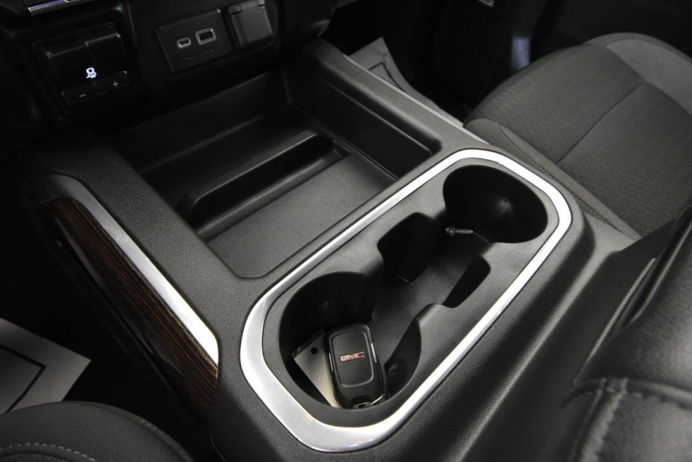 2022 GMC Sierra 1500 Limited Elevation, Black, Mileage: 68,478 - photo 20