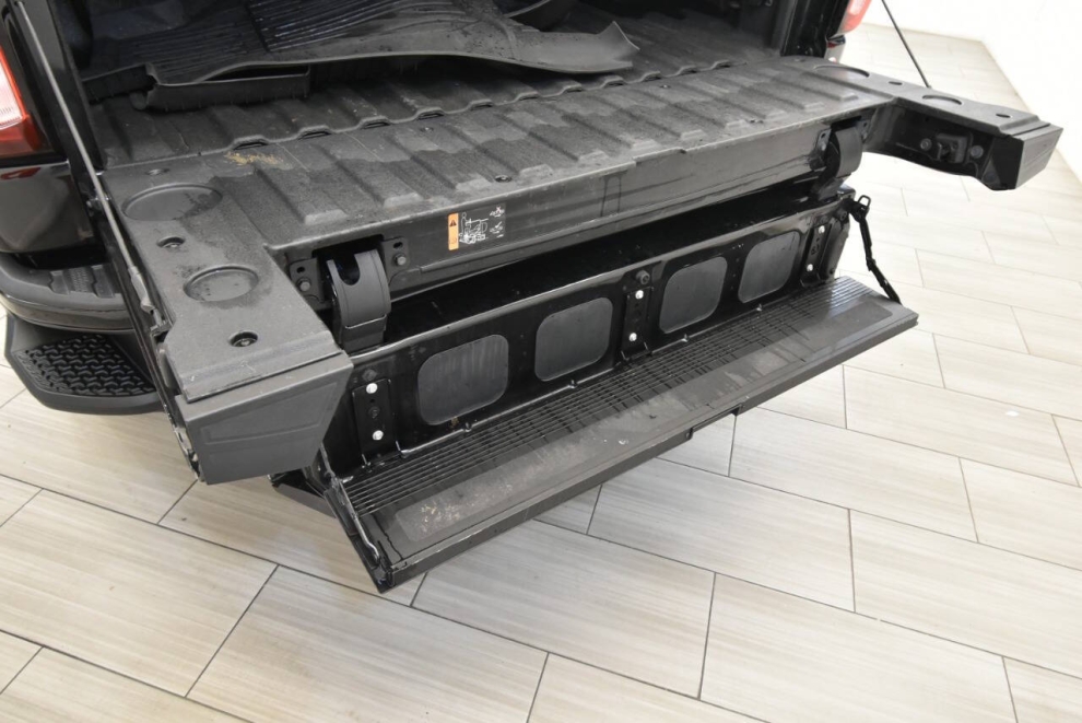 2022 GMC Sierra 1500 Limited Elevation, Black, Mileage: 68,478 - photo 33