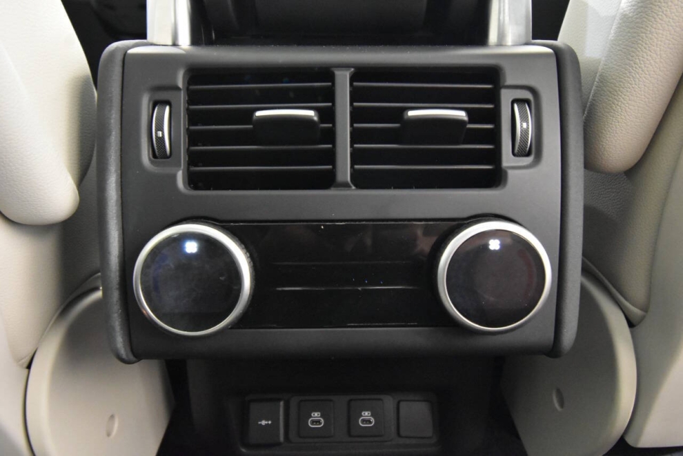 2023 Land Rover Discovery P300 S AWD 4dr SUV, Azul, Mileage: 49,700 - photo 20