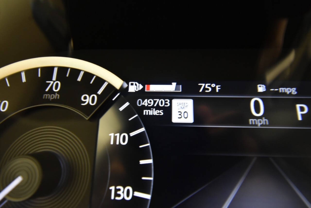 2023 Land Rover Discovery P300 S AWD 4dr SUV, Azul, Mileage: 49,700 - photo 30