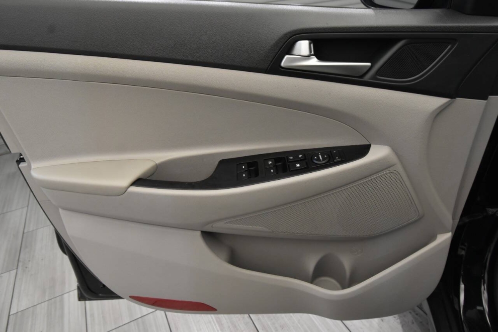 2019 Hyundai Tucson Value, Black, Mileage: 80,790 - photo 12