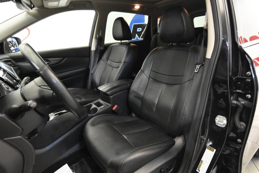 2019 Nissan Rogue SV, Black, Mileage: 27,348 - photo 10