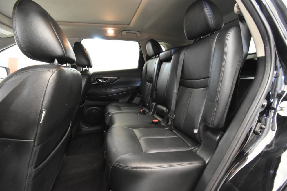 2019 Nissan Rogue SV, Black, Mileage: 27,348 - photo 13