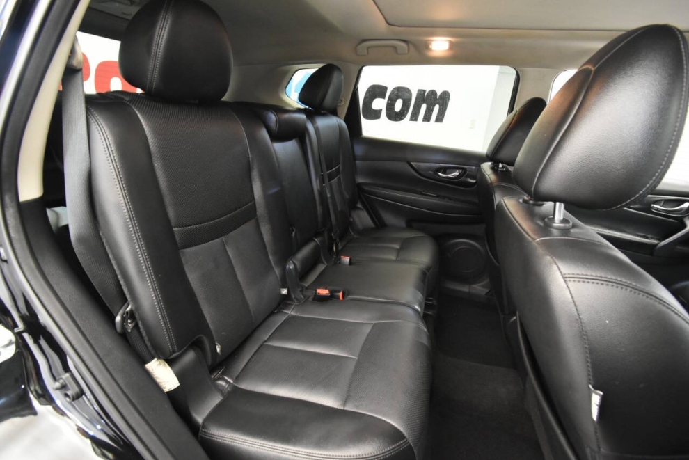 2019 Nissan Rogue SV, Black, Mileage: 27,348 - photo 14