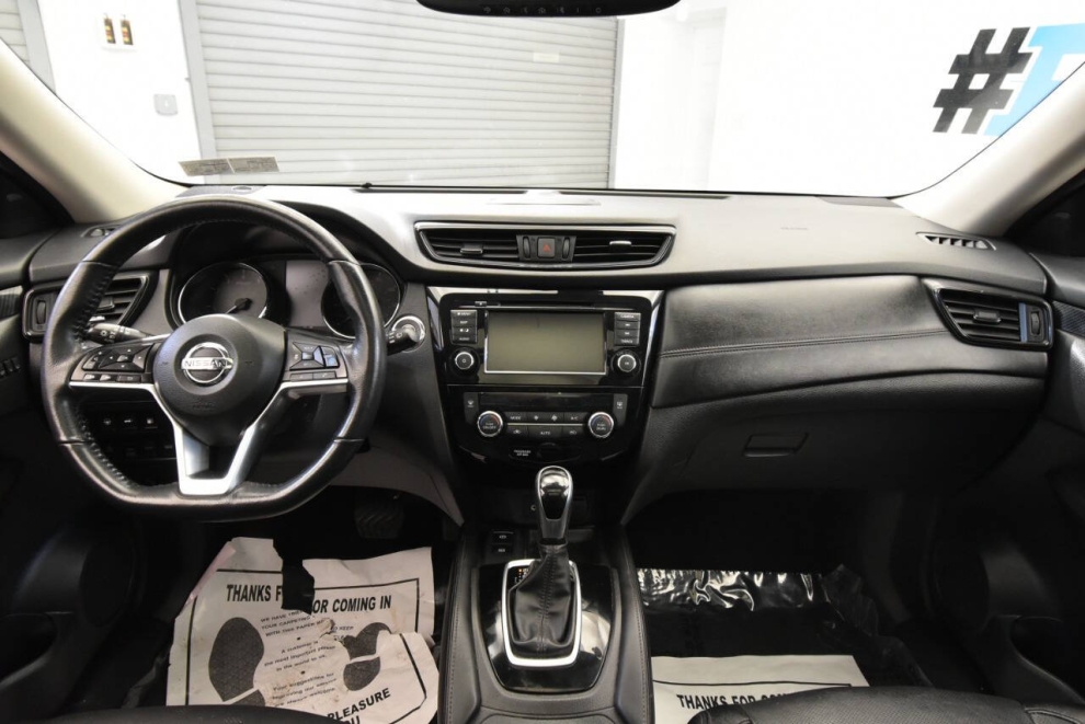 2019 Nissan Rogue SV, Black, Mileage: 27,348 - photo 17
