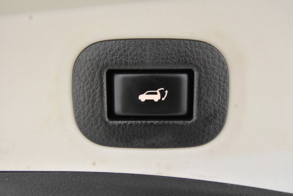 2019 Nissan Rogue SV, Black, Mileage: 27,348 - photo 34